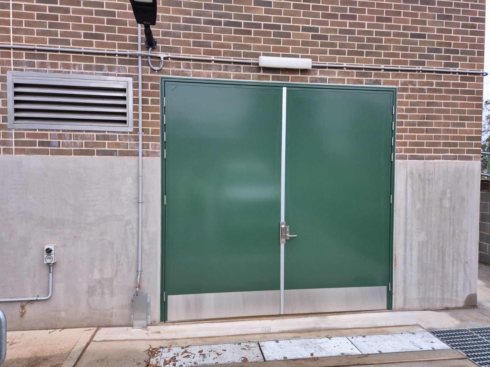 Green SonicGuard acoustic double door