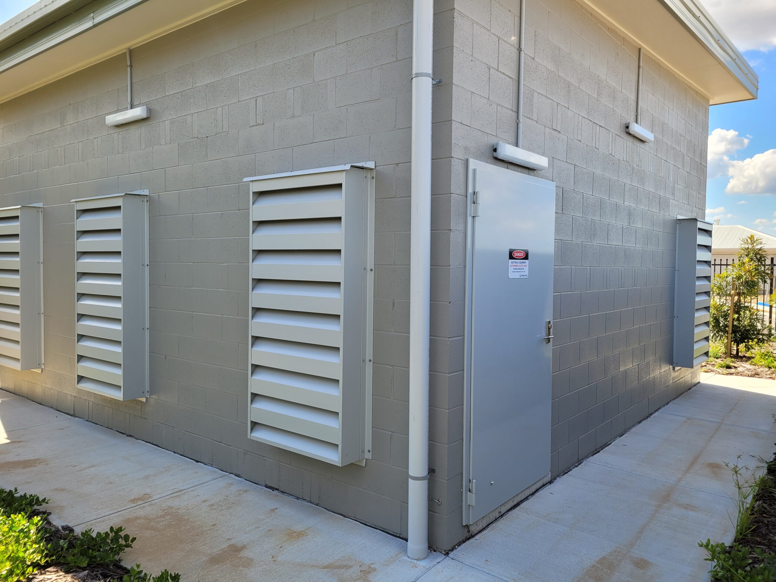 Sonic Series acoustic louvres and Sonic Acces PA door