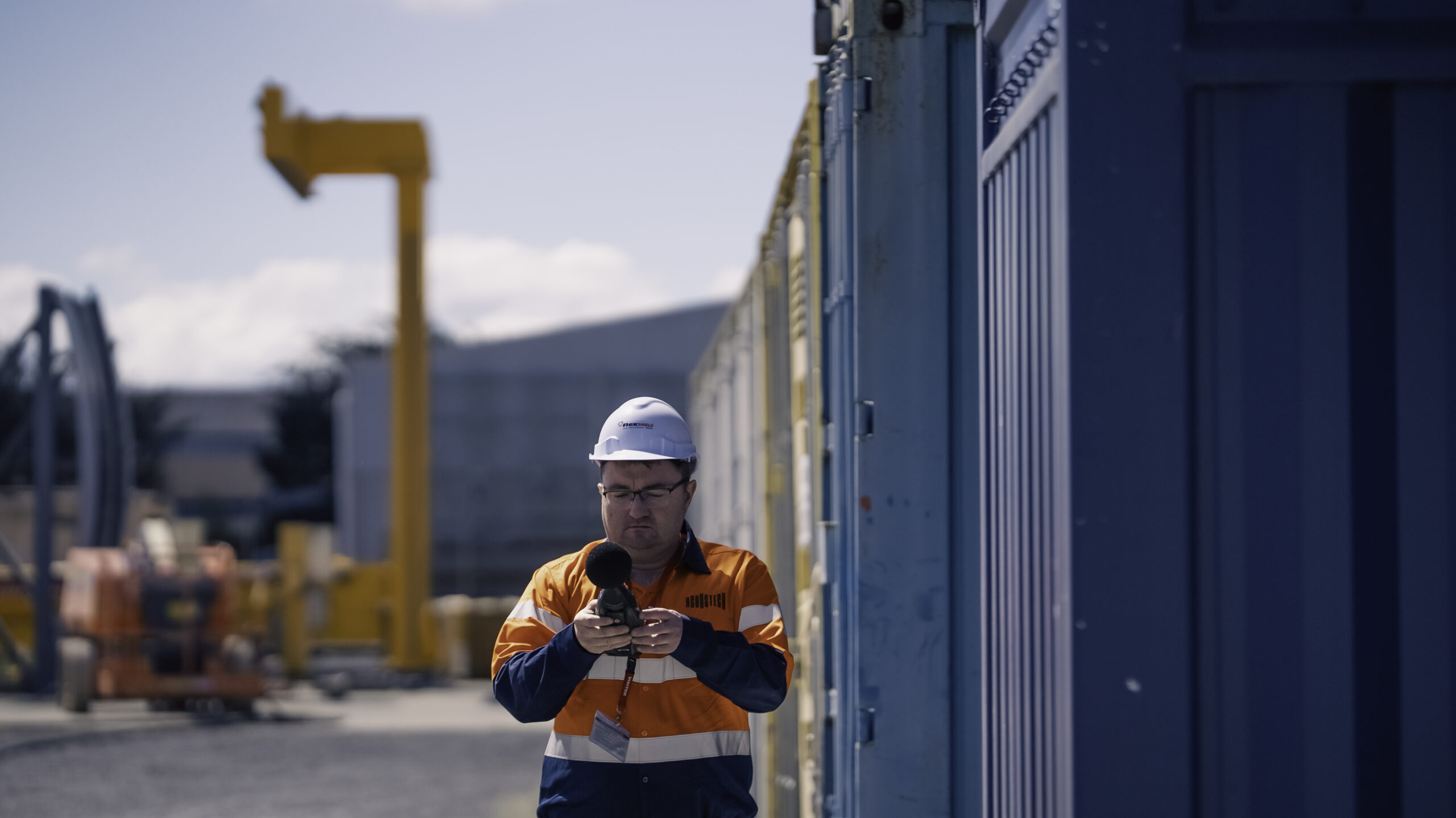 AcousTech GM review the acoustic data on an SLM